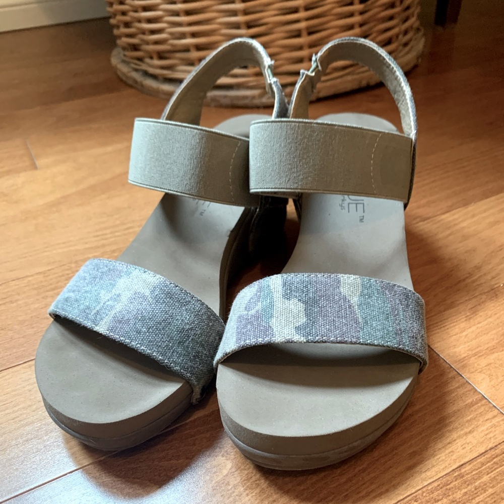 Army Patterned Wedge Espadrilles